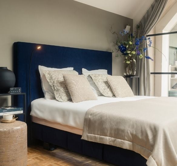 Opgemaakte seniorenboxspring